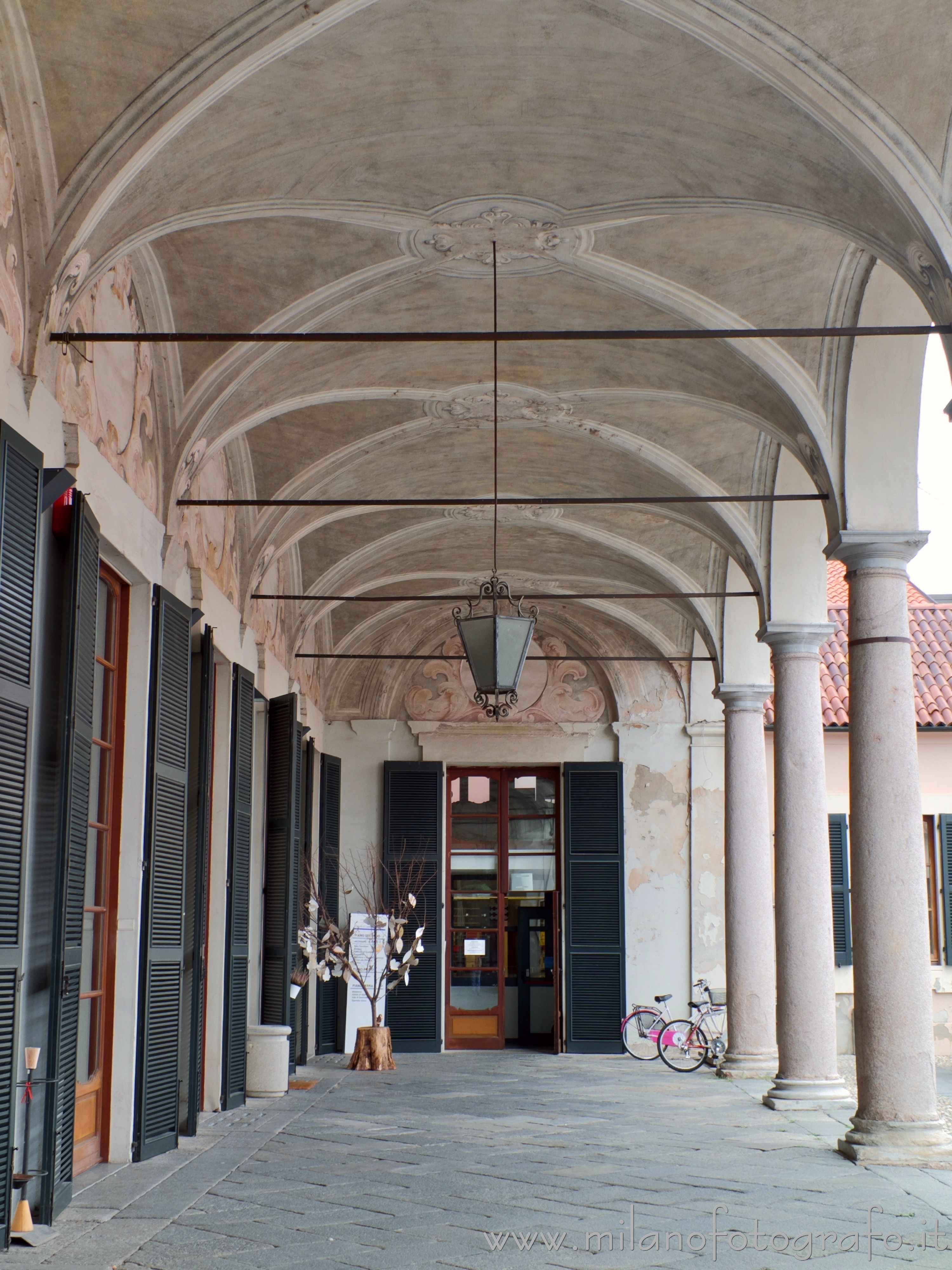 Cavenago di Brianza (Monza e Brianza, Italy) - Portico in the court of Palace Rasini